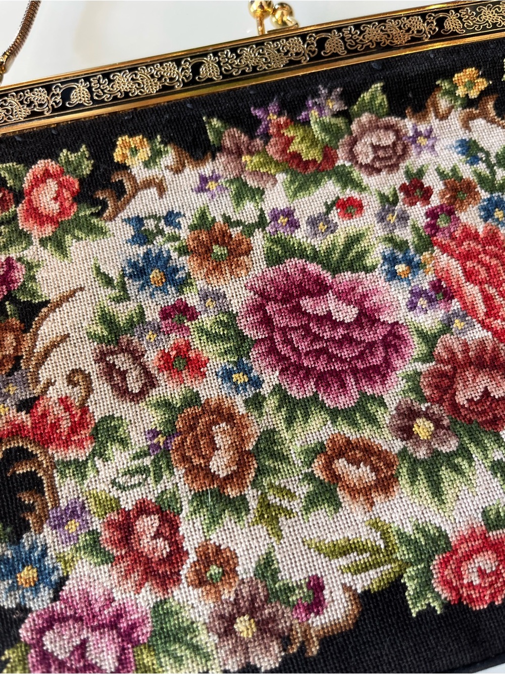 Vintage 1930’s Petit-Point Tapestry Handbag with Matching Coin Purse - Picture 2 of 11